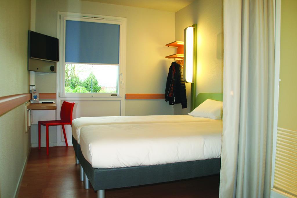 Ibis Budget Saint Pourcain Pokoj fotografie